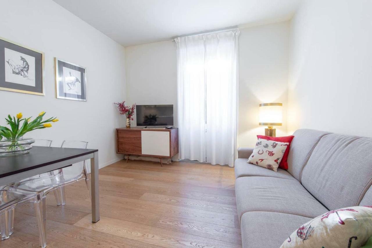 Joivy 1Br Apt In Isola With Stunning View To Bosco Verticale Milán Exterior foto